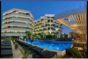 ZIG ZAG Apartments